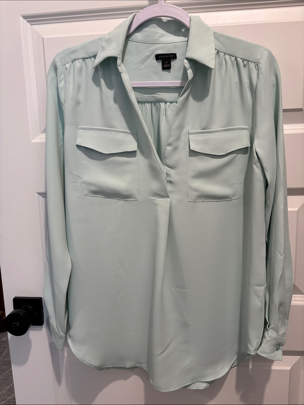 Ann Taylor Light Mint Long-Sleeve Blouse Sz XS